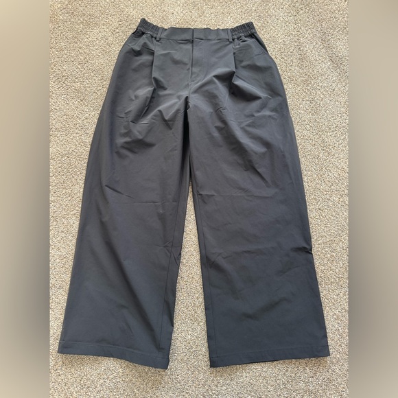 Alo wide leg trouser. Medium 30 inseam. NWOT. - Picture 2 of 3